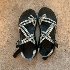 BLACK WHITE GRAY CHACOS